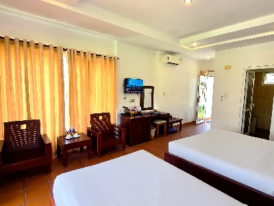 Family Bungalow with Garden