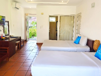 Family Bungalow with Garden