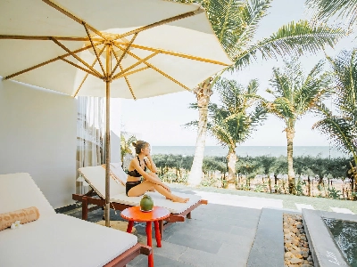 04-Bed Room Beach Front Bungalow