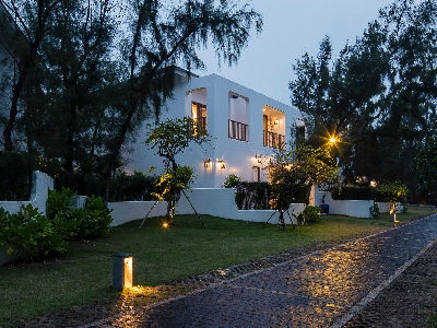 4 Bedrooms Garden View Bungalow