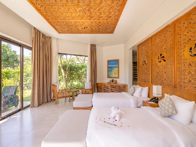 Luxury Villa Poolside