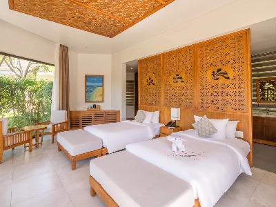 Luxury Villa Poolside