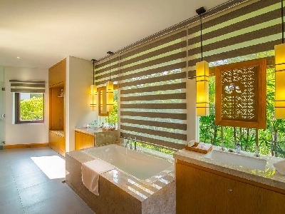 Luxury Villa Poolside