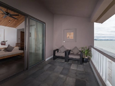 Deluxe nhìn ra đầm phá (Lagoon View Deluxe)
