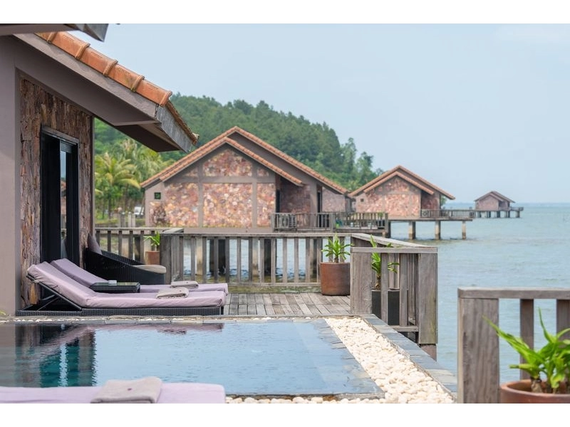 Biệt thự 03 phòng ngủ trên đồi có hồ bơi riêng (3BR Hillside Pool Villa)