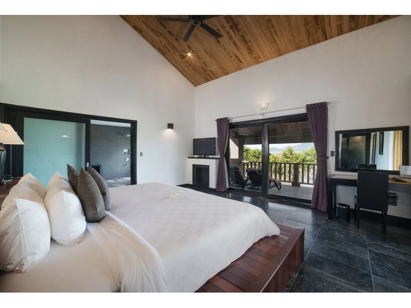 Biệt thự trên đồi (Hillside Villa)