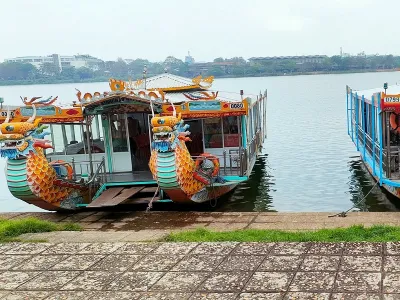 Cho thuê thuyền rồng sông Hương - Huế