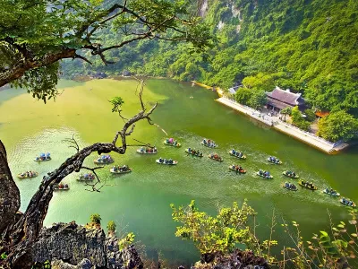 Du lịch Ninh Bình: Tour Chùa Bái Đính - Tràng An