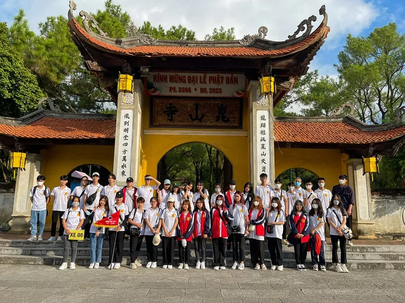 Tour học sinh đi Côn Sơn - Kiếp Bạc (THCS - THPT)